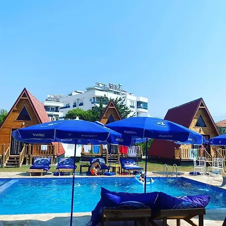 Noel & Cafe Hotel Zümrütkaya