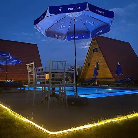 Noel & Cafe Hotel Zümrütkaya