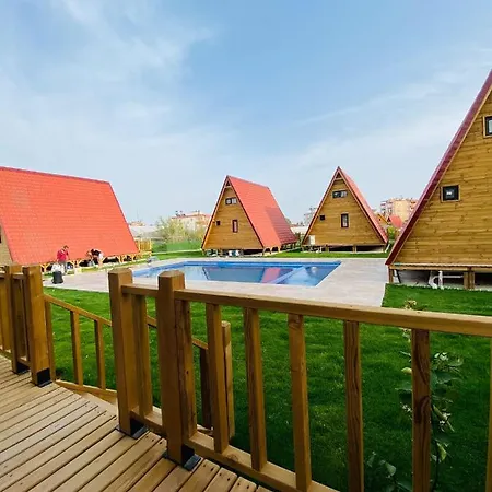 Noel & Cafe Hotel Zumrutkaya