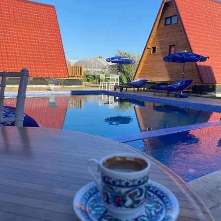 Noel & Cafe Hotel Zumrutkaya