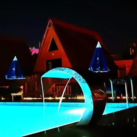 מלון Noel & Cafe *
