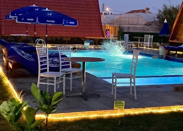 Noel & Cafe Hotel